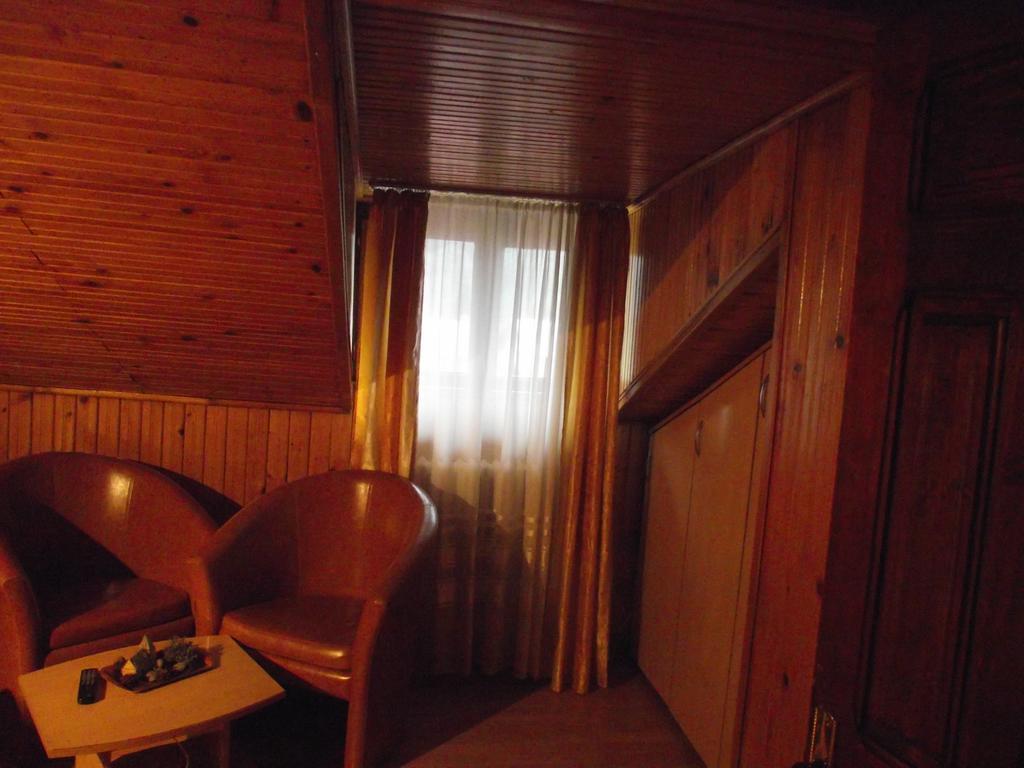 Pensiunea Fara Nume Buşteni Quarto foto